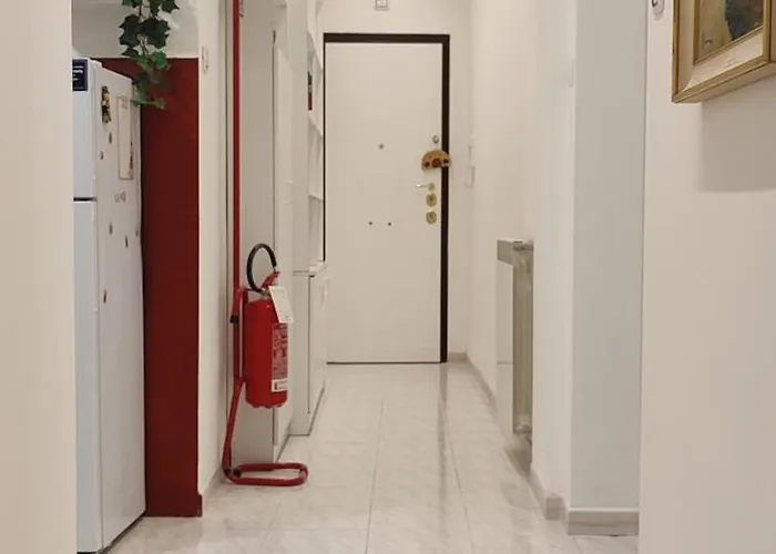 Ippolito Nievo Flat A Trastevere דירה