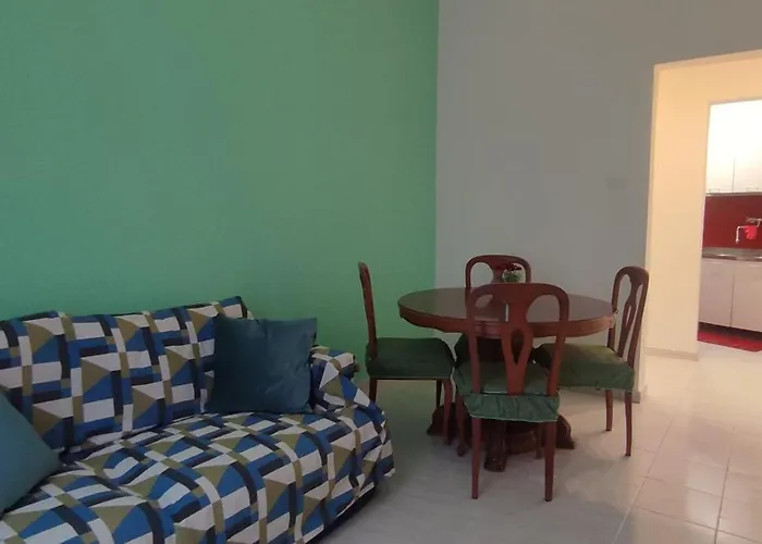 Ippolito Nievo Flat A Trastevere רומא